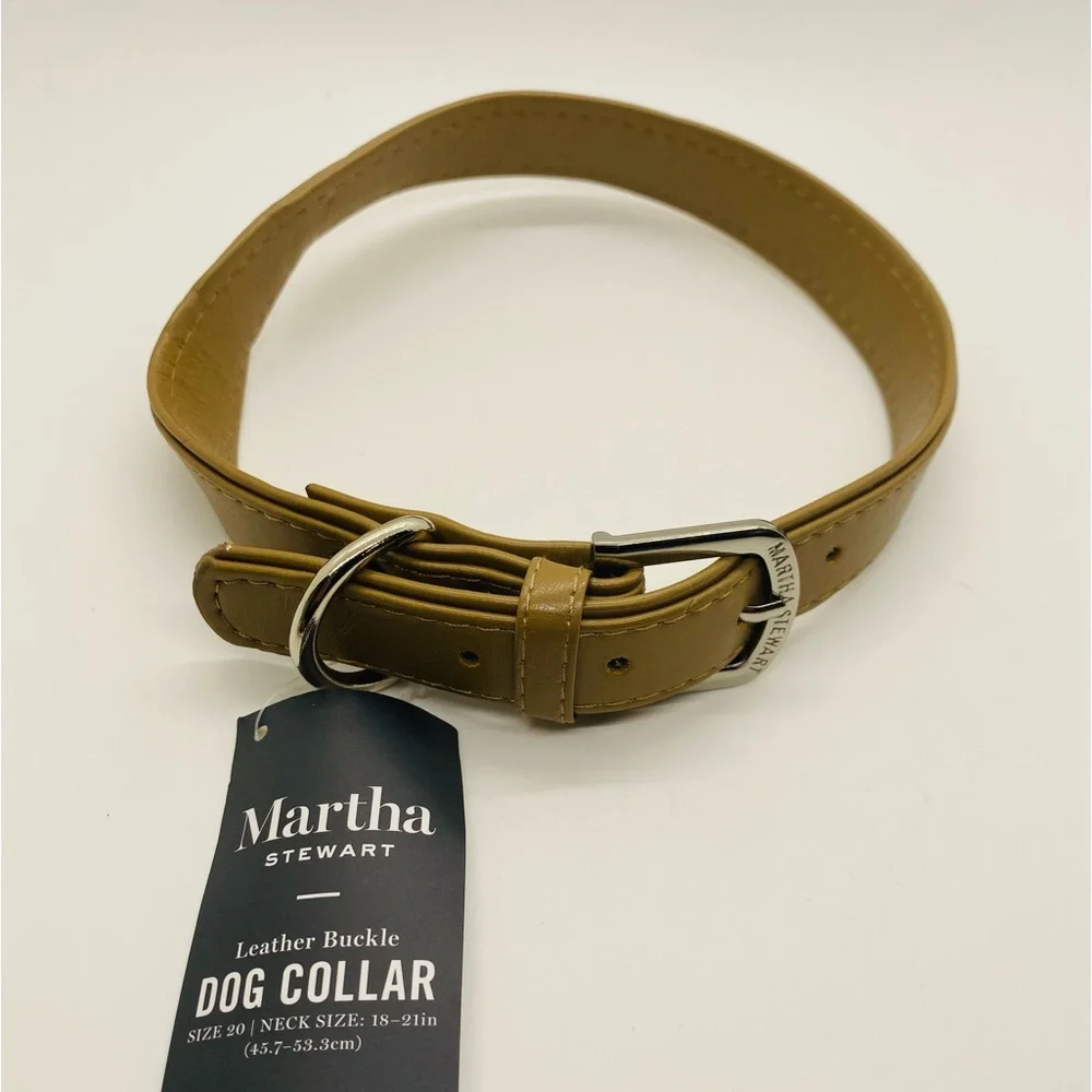 NWT Martha Stewart Dog Collar Vegan Leather. Tan. Size 20 (neck 18-21”).